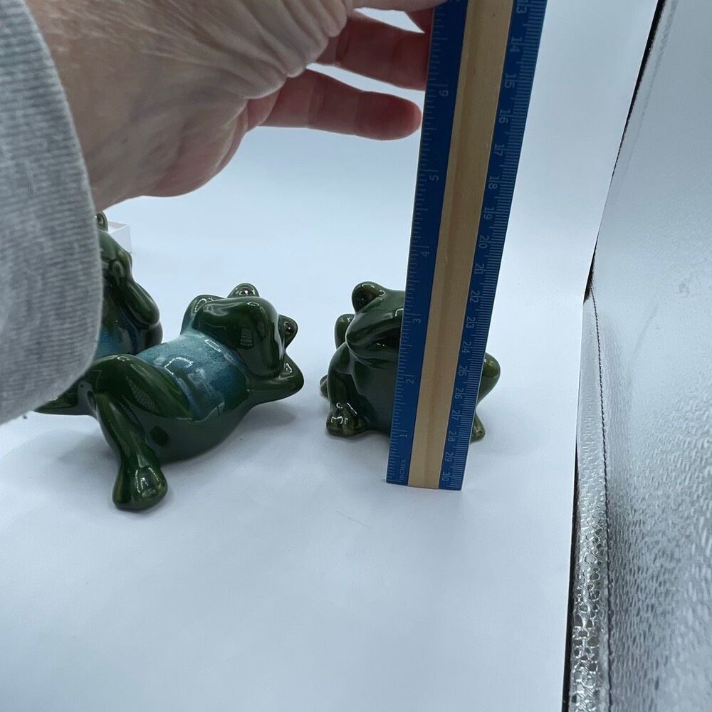 Set of 3 whimsical frog garden porch shelf sitters figures - Picture 7 of 7